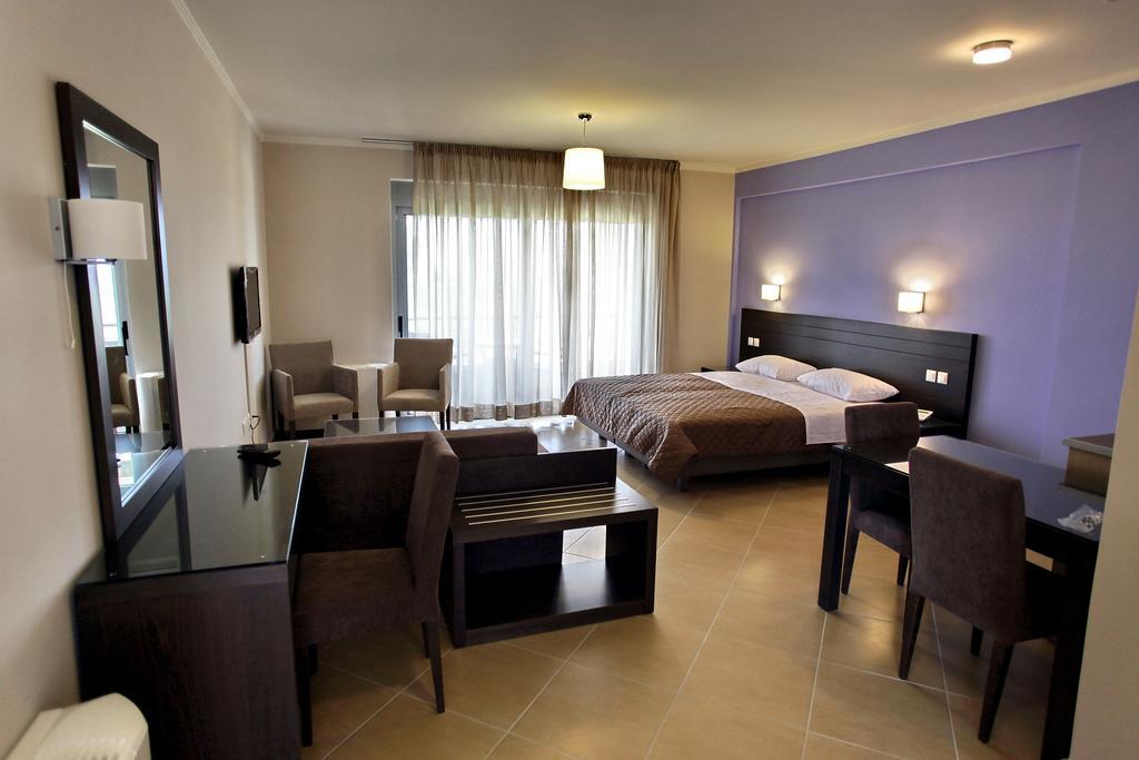 Cavos Fokidos Aparthotel Chiliadou  Room photo