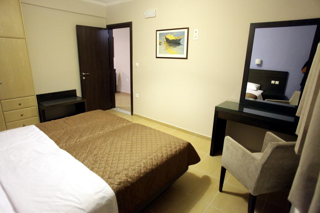 Cavos Fokidos Aparthotel Chiliadou  Room photo